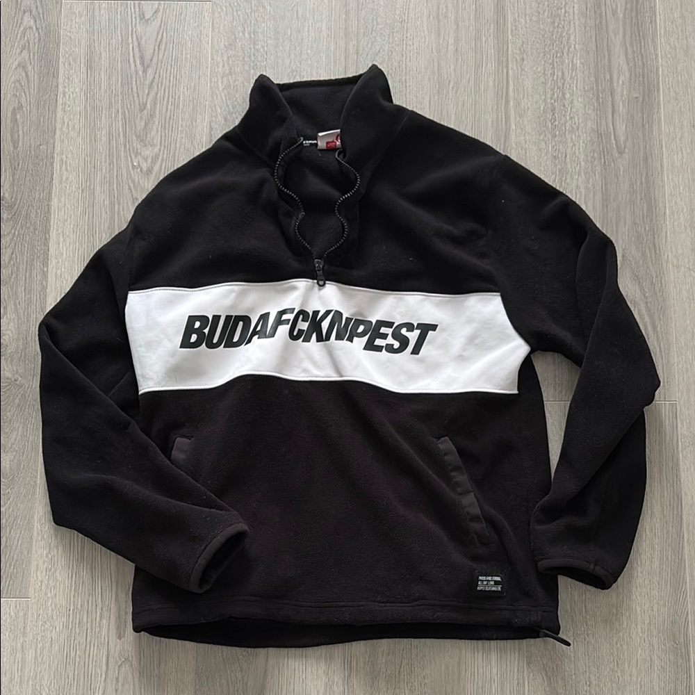 Black and White Pullover Sweatshirt
